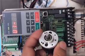 知道亨士乐编码器配合变频器怎么控制速度吗? - 德国Hengstler(亨士乐)授权代理 知道亨士乐编码器配合变频器怎么控制速度吗? - 德国Hengstler(亨士乐)授权代理