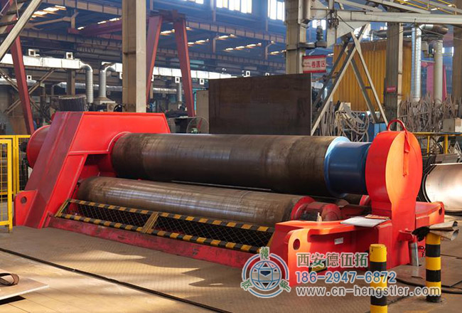 图为有HENGSTLER编码器控制的全液压数控四辊卷板机照片
