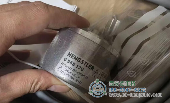 图为HENGSTLER AC58/1212EF.42SGB-D0(0568170) SSI格雷码编码器照片