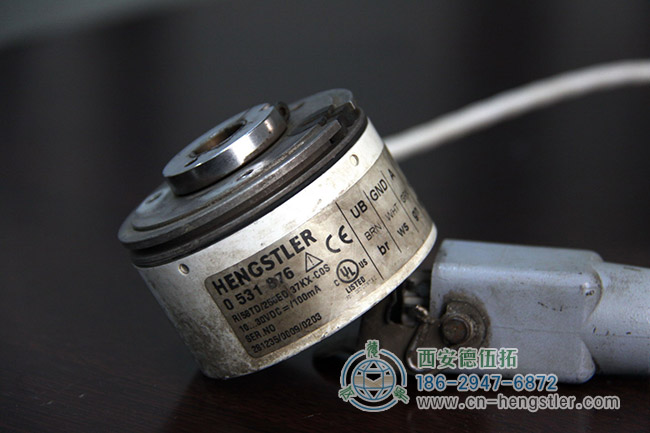 图为HENGSTLER亨士乐RI58TD/250ED.37KX.C0S增量编码器照片
