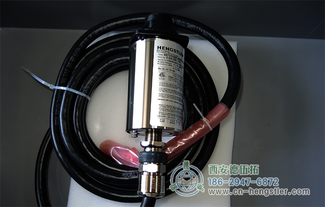 图为HENGSTLER亨士乐AX71/1214EK.42DPX F0: 5604绝对值编码器照片
